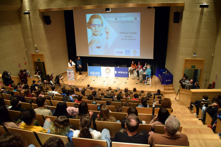 The referents in Sciences of the day 'Scientific Futures' connected with the minors who attended the event