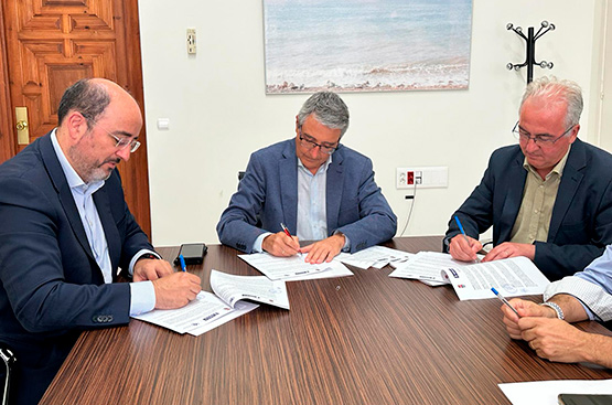 Ir a la noticia Hidralia impulsa junto al Ayuntamiento de Rincón de la Victoria y la UMA la recuperación de praderas marinas en la Costa del Sol