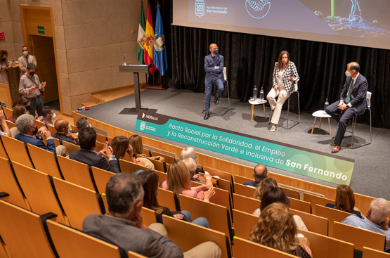Ir a la noticia The Social Pact of San Fernando recognized at the Andalusian level with the first prize for the 'Local Governance' of the FAMP
