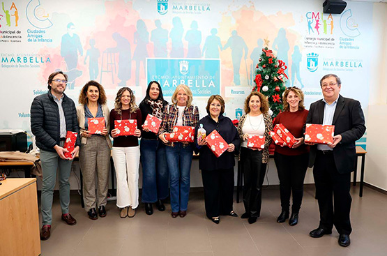 Ir a la noticia Hidralia renueva su compromiso solidario con la infancia de Marbella con la entrega de 180 juguetes