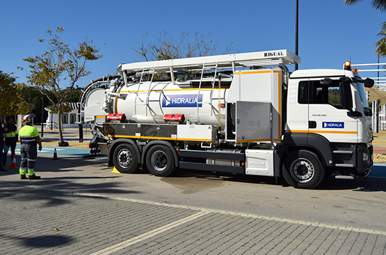 Image of the new vehicle for the municipal sewerage in Estepona